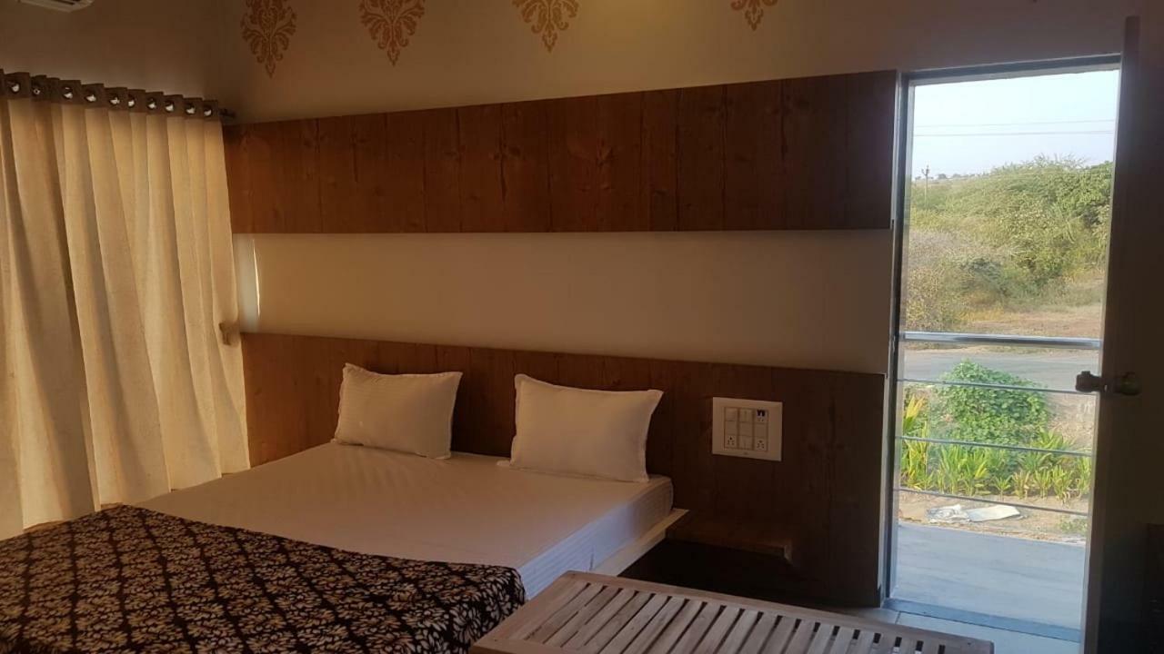 Houbara Resort Sasan Gir Exterior photo
